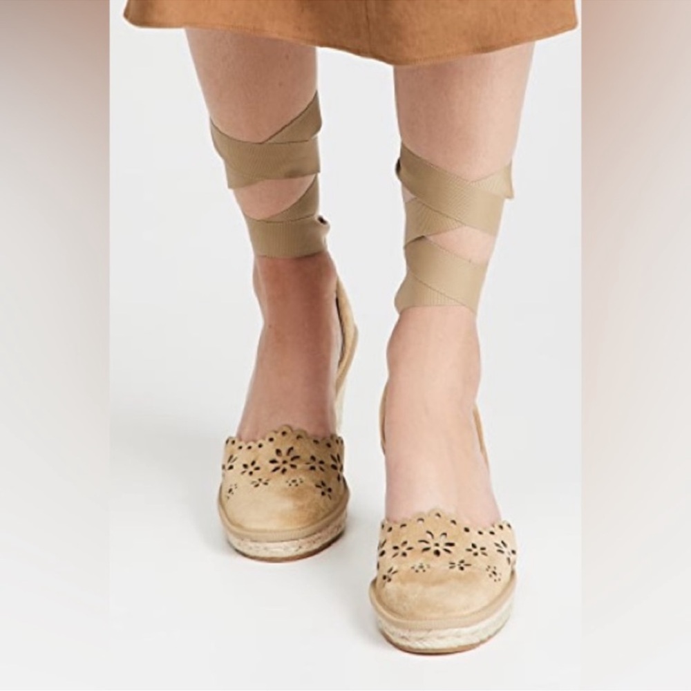 Veronica Beard Soleil Lace-Up Suede Espadrille
Sandals, size 6.5 women - Picture 2 of 14